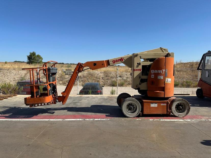 Plataforma articulada eléctrica 11M JLG E300AJP