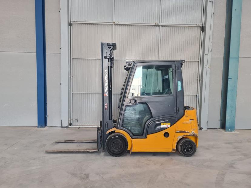 Carretilla Frontal Diésel 2000Kg JUNGHEINRICH DFG320S
