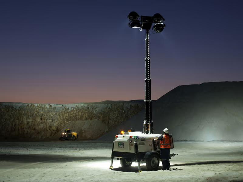 Compra de Torres Iluminacion